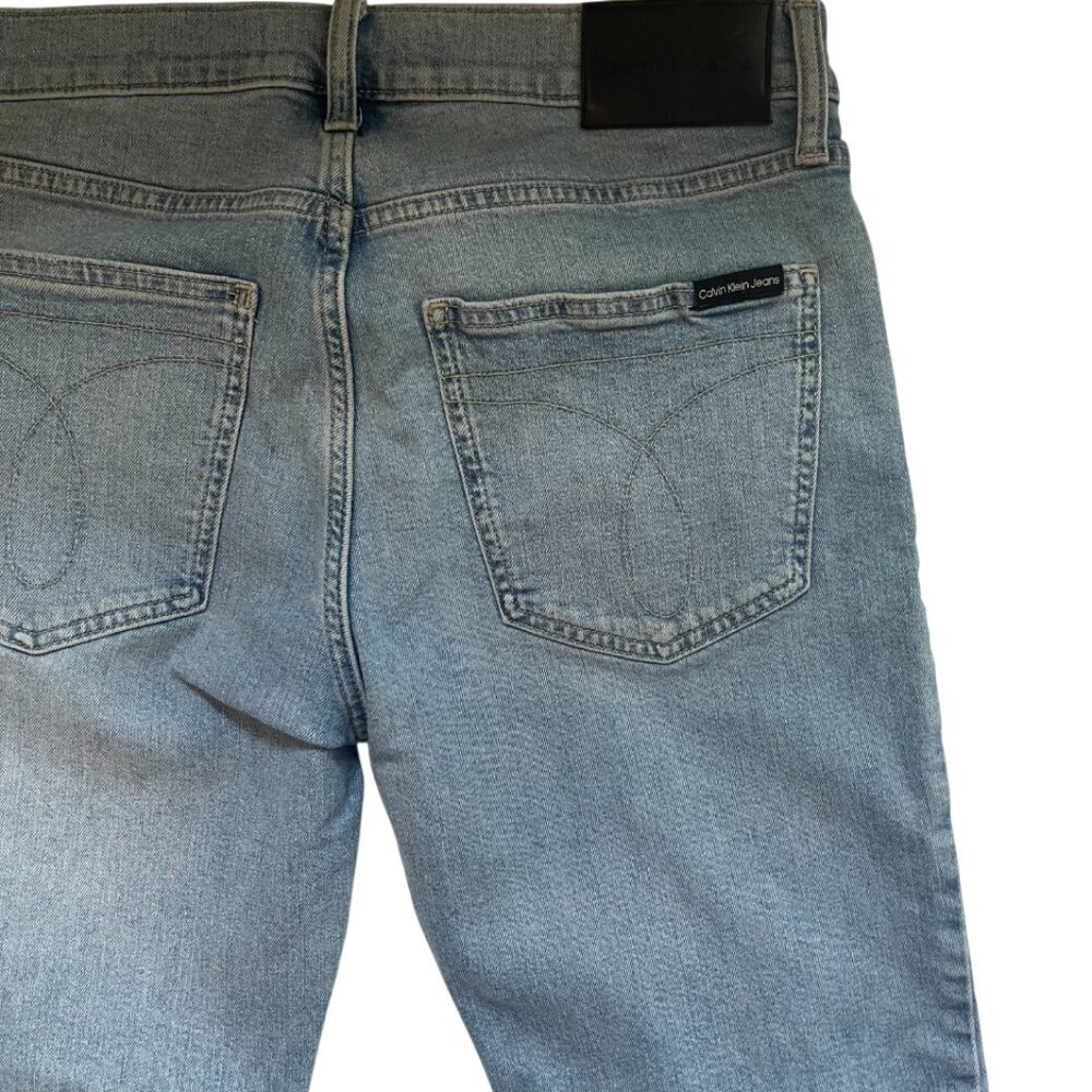 Calvin Klein Jeans. Men's Size W29 L30. Straight. Made in Bangladesh. - Picture 8 of 9